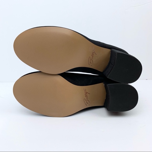 Bettye Sybil Black Velvet Embroidery Bootie Size 6 - Picture 7 of 8